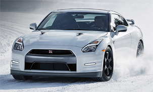 2013-NISSAN-GT-R